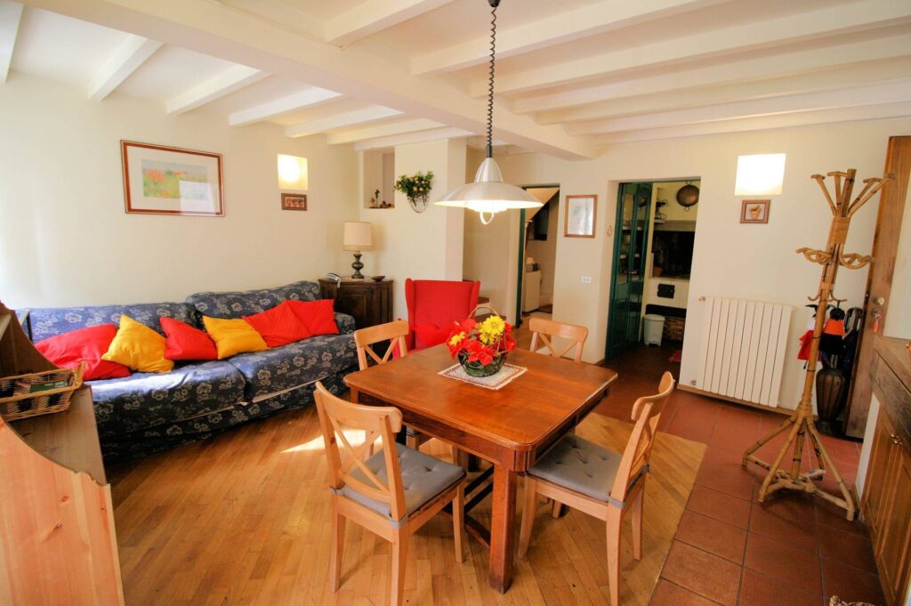 1162-Terratetto libero su tre lati in buonissime condizioni in centro a Cutigliano-Abetone Cutigliano-2 Agenzia Immobiliare ASIP