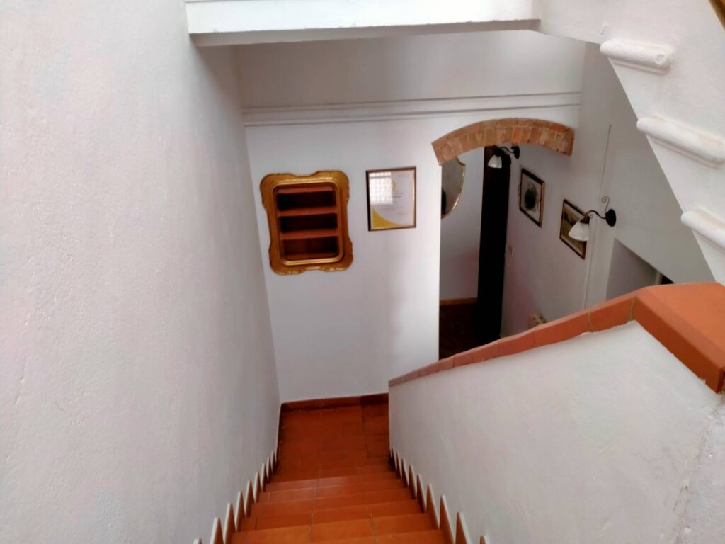1522-Casale in stile rustico Toscano con annessi e terreno a venti minuti dal mare-Monteverdi Marittimo-25 Agenzia Immobiliare ASIP