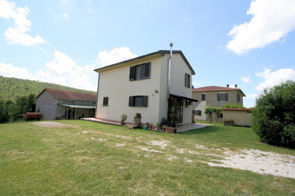 1523-Complesso immobiliare di ampia superficie  con annessi e terreno a venti minuti dal mare-Monteverdi Marittimo-18 Agenzia Immobiliare ASIP