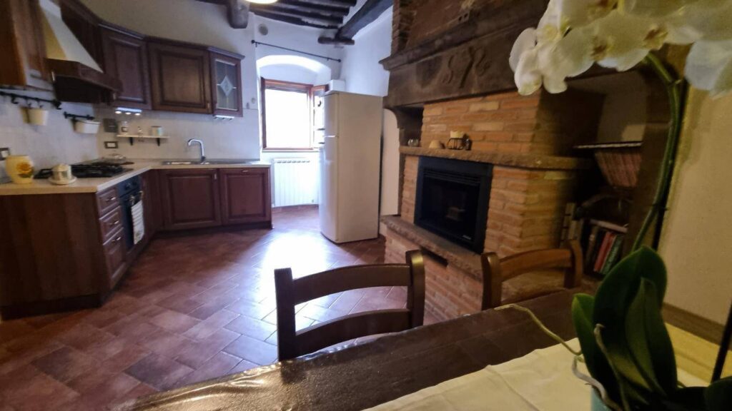 1403-Terratetto indipendente nel centro del paese-Montecatini Val di Cecina-6 Agenzia Immobiliare ASIP