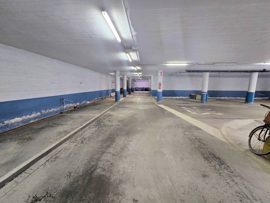 1529-Appartamento al piano alto con ascensore a 150 metri dal mare-Camaiore-14 Agenzia Immobiliare ASIP