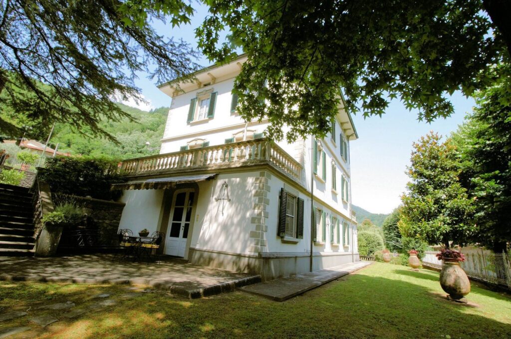 1431-Complesso immobiliare di ampia superficie con parco-Bagni di Lucca-8 Agenzia Immobiliare ASIP