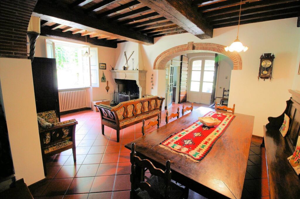1431-Complesso immobiliare di ampia superficie con parco-Bagni di Lucca-16 Agenzia Immobiliare ASIP
