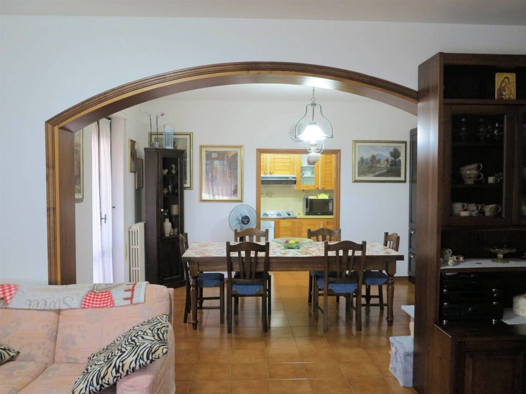 1128-Appartamento in villetta singola al piano primo con giardino garage e taverna al piano terra-Roccastrada-10 Agenzia Immobiliare ASIP