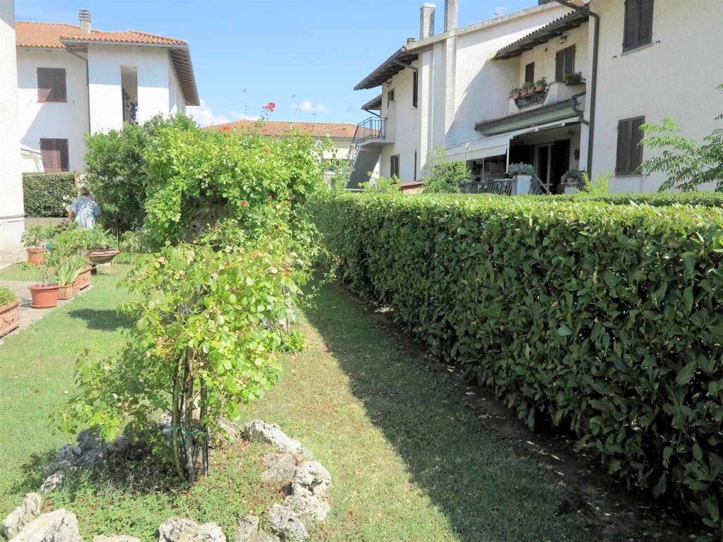 1128-Appartamento in villetta singola al piano primo con giardino garage e taverna al piano terra-Roccastrada-2 Agenzia Immobiliare ASIP