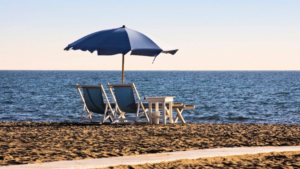 1567-Villa di ampia superficie in zona residenziale di pregio in consegna per fine anno-Forte dei Marmi-8 Agenzia Immobiliare ASIP