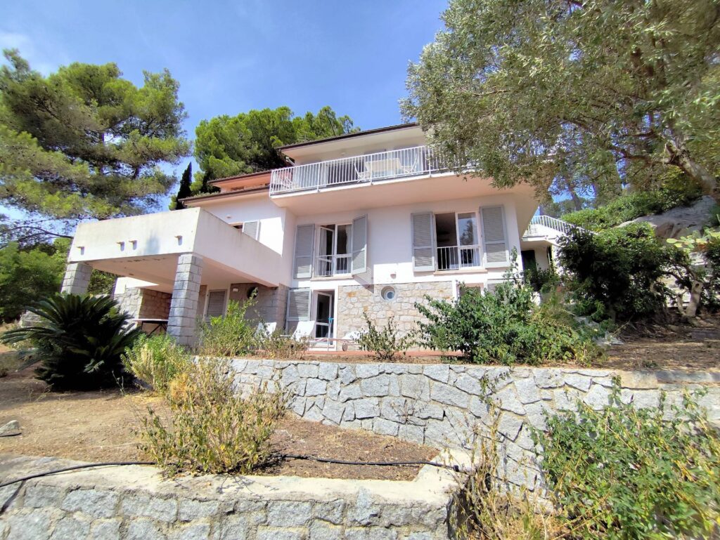 1569-Villa singola in posizione panoramica con vista fino al mare-Campo nell'Elba-3 Agenzia Immobiliare ASIP