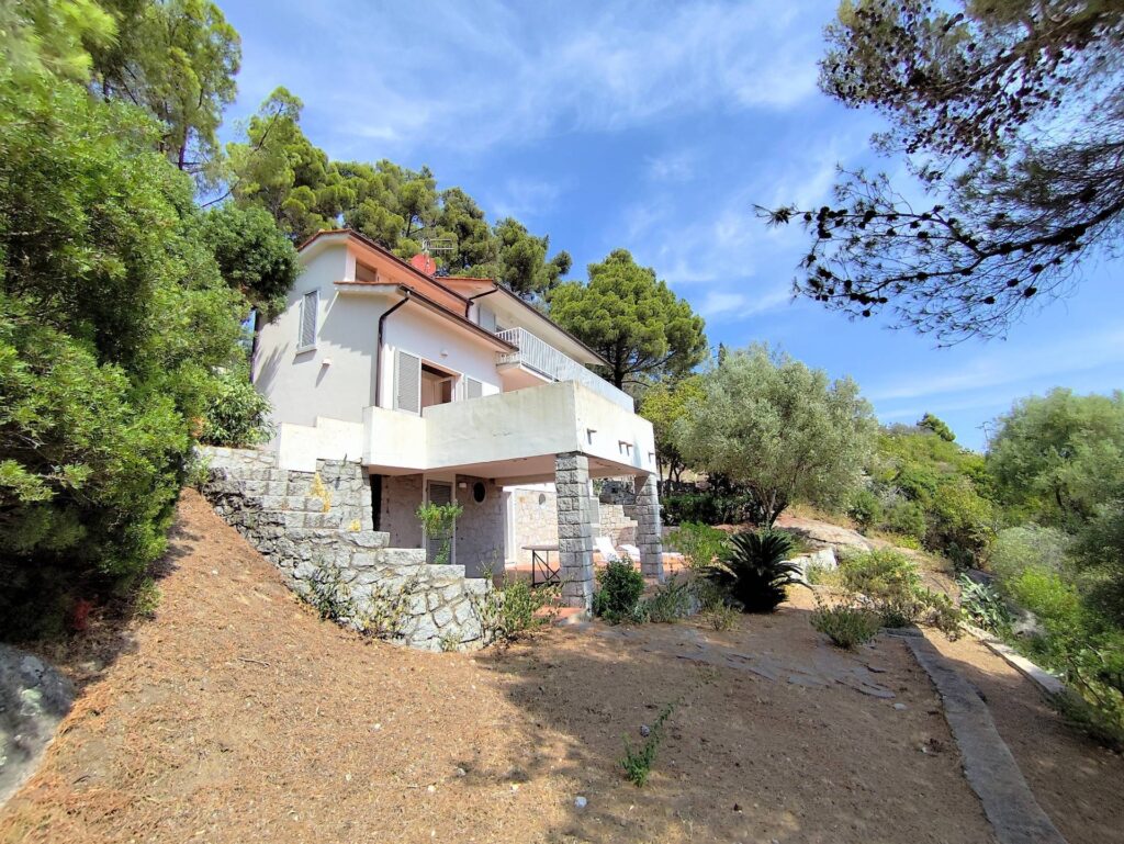 1569-Villa singola in posizione panoramica con vista fino al mare-Campo nell'Elba-17 Agenzia Immobiliare ASIP