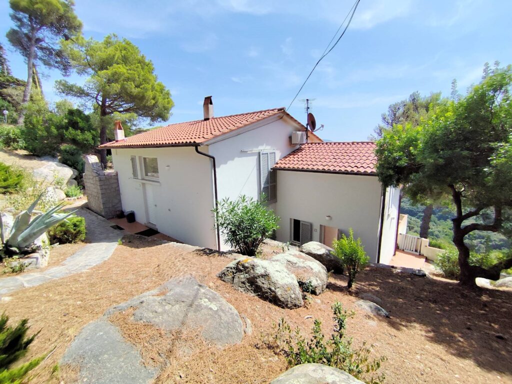 1569-Villa singola in posizione panoramica con vista fino al mare-Campo nell'Elba-16 Agenzia Immobiliare ASIP