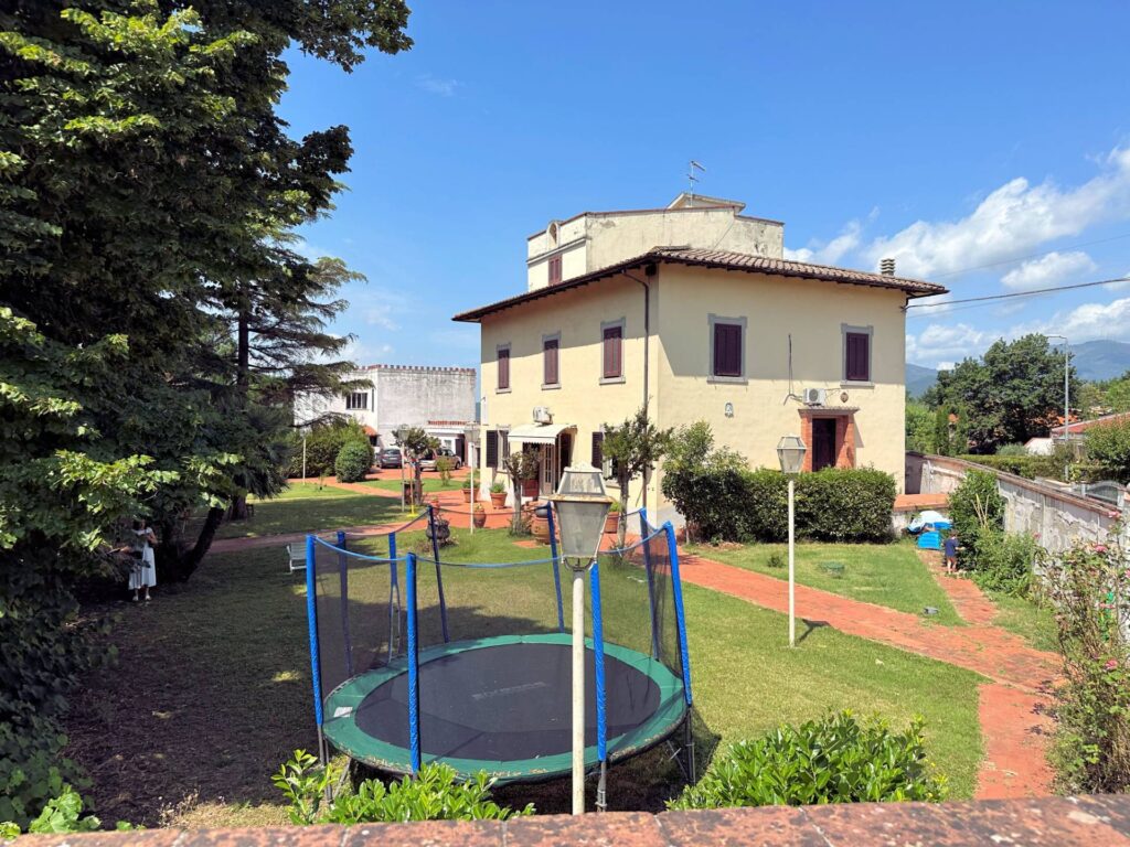 1571-Villa storica di ampia superficie con giardino-Bientina-3 Agenzia Immobiliare ASIP