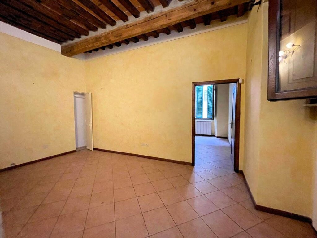 1199-Appartamento al piano primo con ampie terrazze in centro storico-Pescia-11 Agenzia Immobiliare ASIP