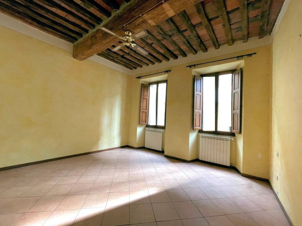 1199-Appartamento al piano primo con ampie terrazze in centro storico-Pescia-13 Agenzia Immobiliare ASIP