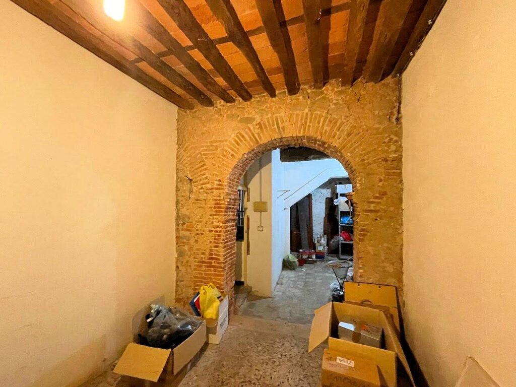 1199-Appartamento al piano primo con ampie terrazze in centro storico-Pescia-8 Agenzia Immobiliare ASIP