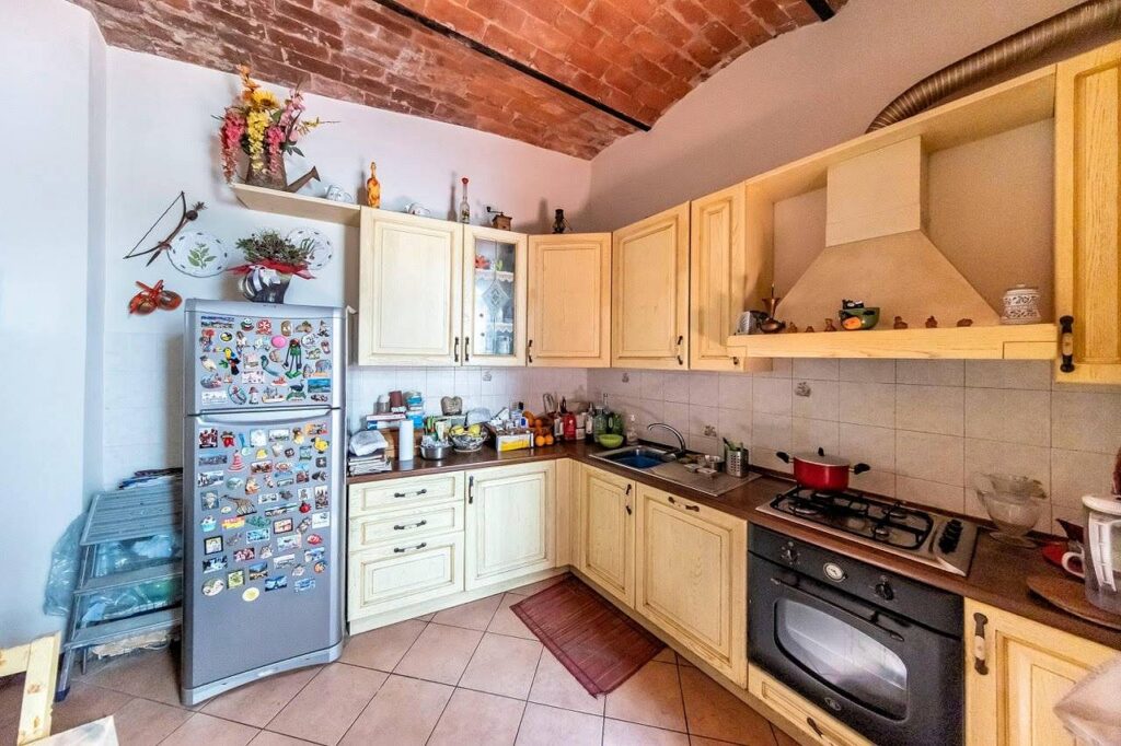1199-Appartamento al piano primo con ampie terrazze in centro storico-Pescia-3 Agenzia Immobiliare ASIP