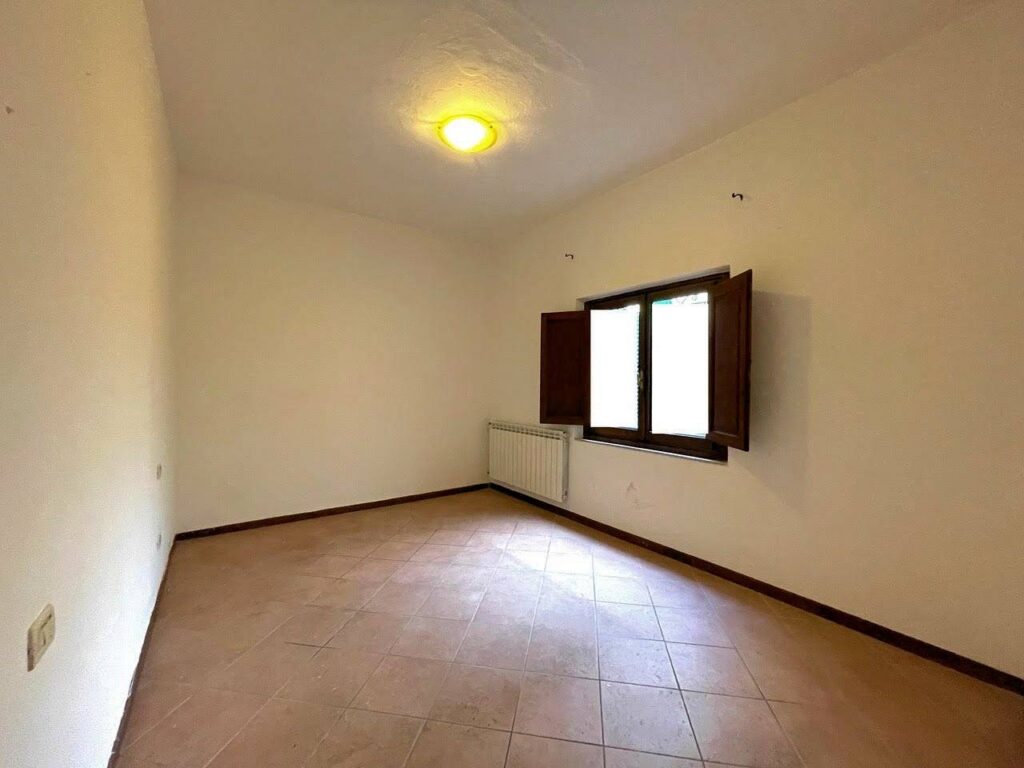 1199-Appartamento al piano primo con ampie terrazze in centro storico-Pescia-17 Agenzia Immobiliare ASIP