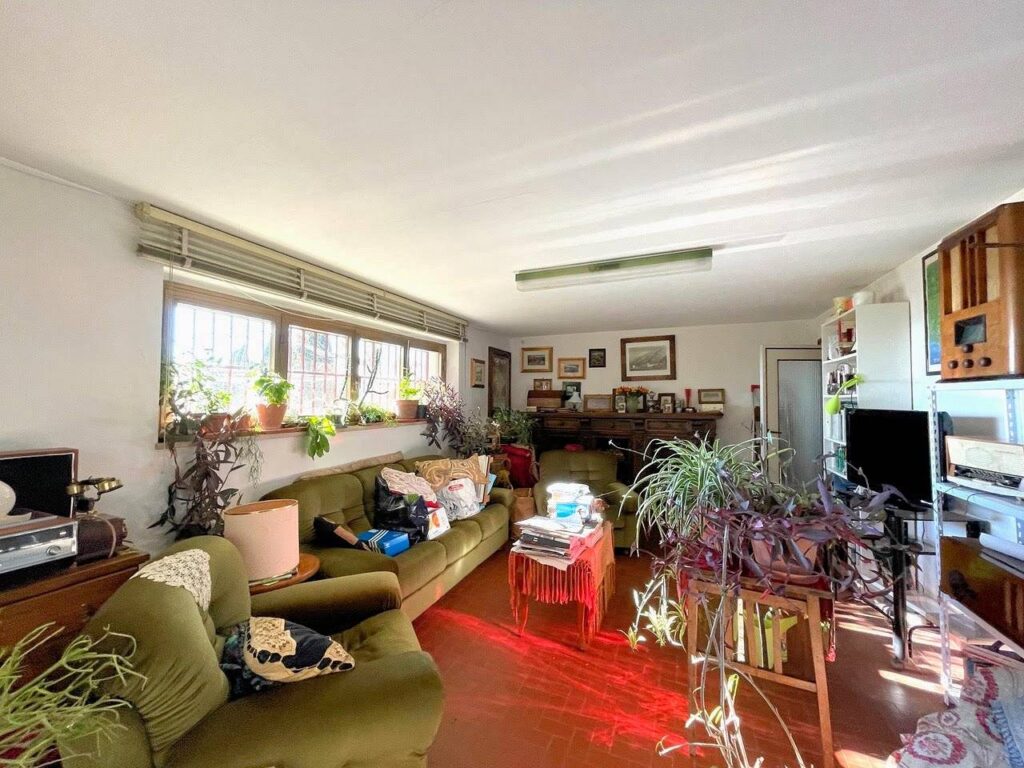 820-Villa unifamiliare di grande metratura con giardino-Uzzano-9 Agenzia Immobiliare ASIP