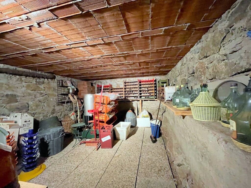 820-Villa unifamiliare di grande metratura con giardino-Uzzano-19 Agenzia Immobiliare ASIP