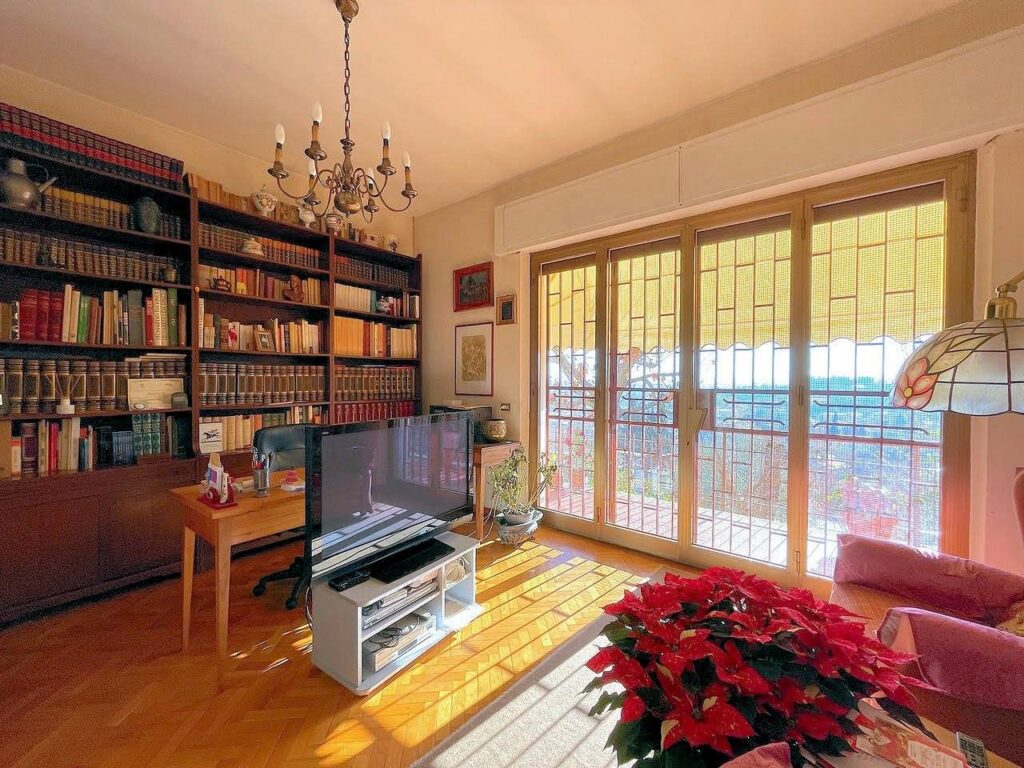 820-Villa unifamiliare di grande metratura con giardino-Uzzano-7 Agenzia Immobiliare ASIP