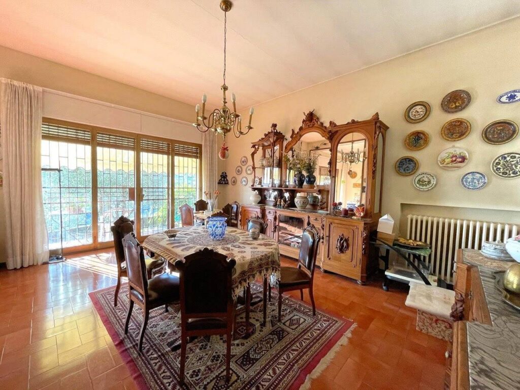 820-Villa unifamiliare di grande metratura con giardino-Uzzano-6 Agenzia Immobiliare ASIP