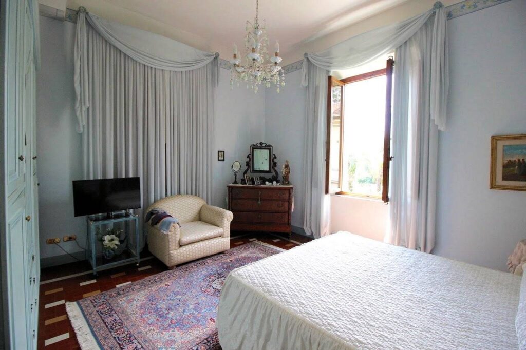 1578-Villa in stile liberty di ampia superficie con giardino-Pescia-15 Agenzia Immobiliare ASIP