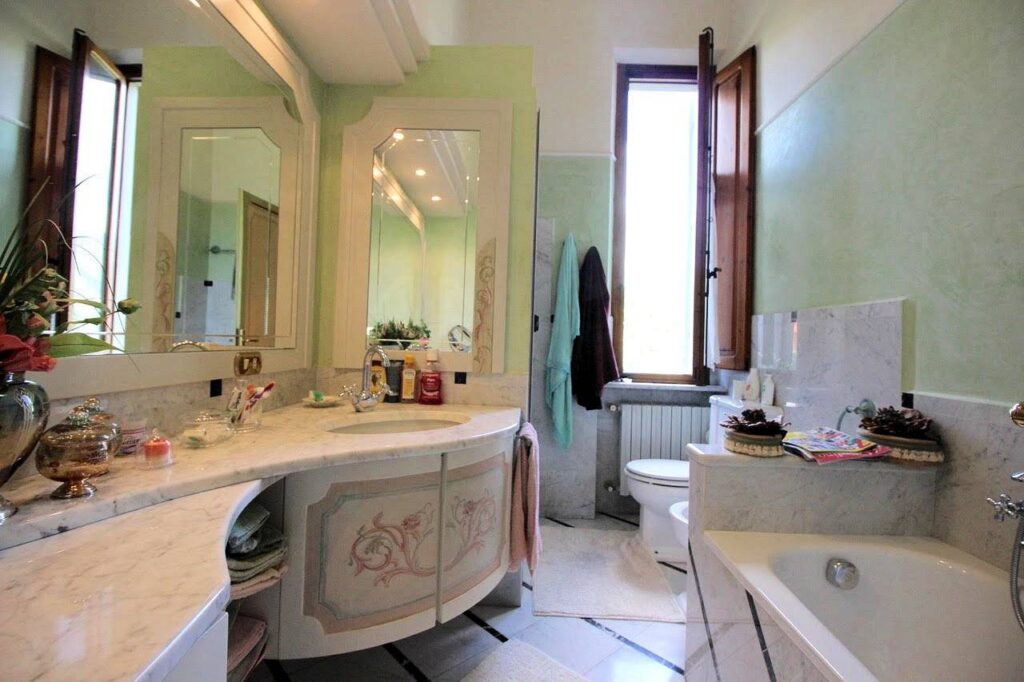 1578-Villa in stile liberty di ampia superficie con giardino-Pescia-17 Agenzia Immobiliare ASIP