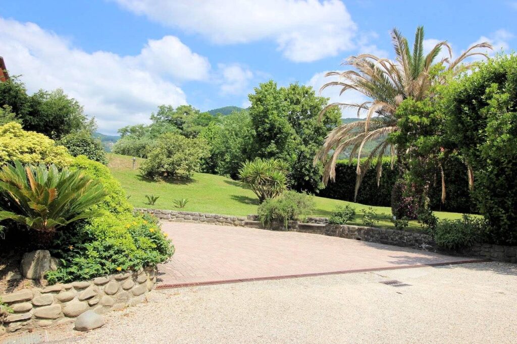 1578-Villa in stile liberty di ampia superficie con giardino-Pescia-7 Agenzia Immobiliare ASIP