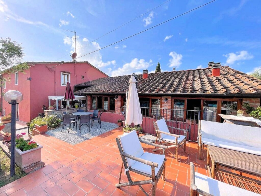 1580-Complesso immobiliare in stile rustico Toscano di ampia superficie con parco e piscina-Montecarlo-8 Agenzia Immobiliare ASIP