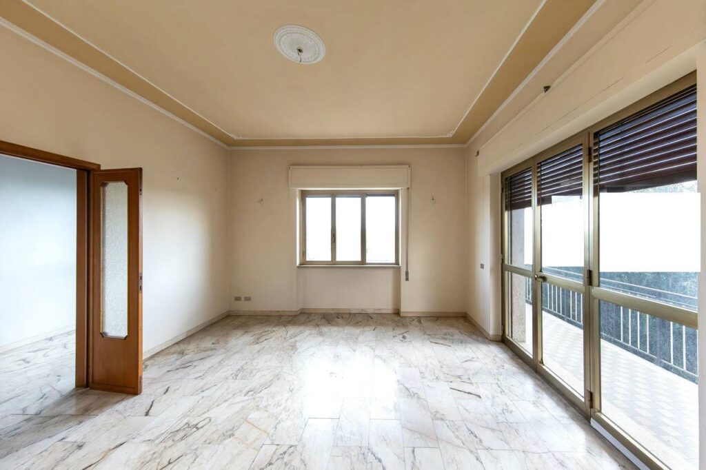 817-Appartamento in villa con giardino privato-Pescia-1 Agenzia Immobiliare ASIP