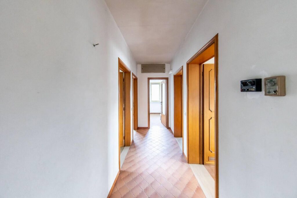 817-Appartamento in villa con giardino privato-Pescia-7 Agenzia Immobiliare ASIP