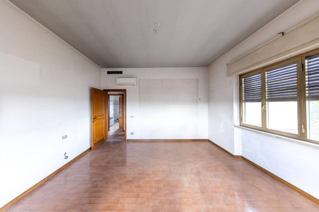 817-Appartamento in villa con giardino privato-Pescia-15 Agenzia Immobiliare ASIP