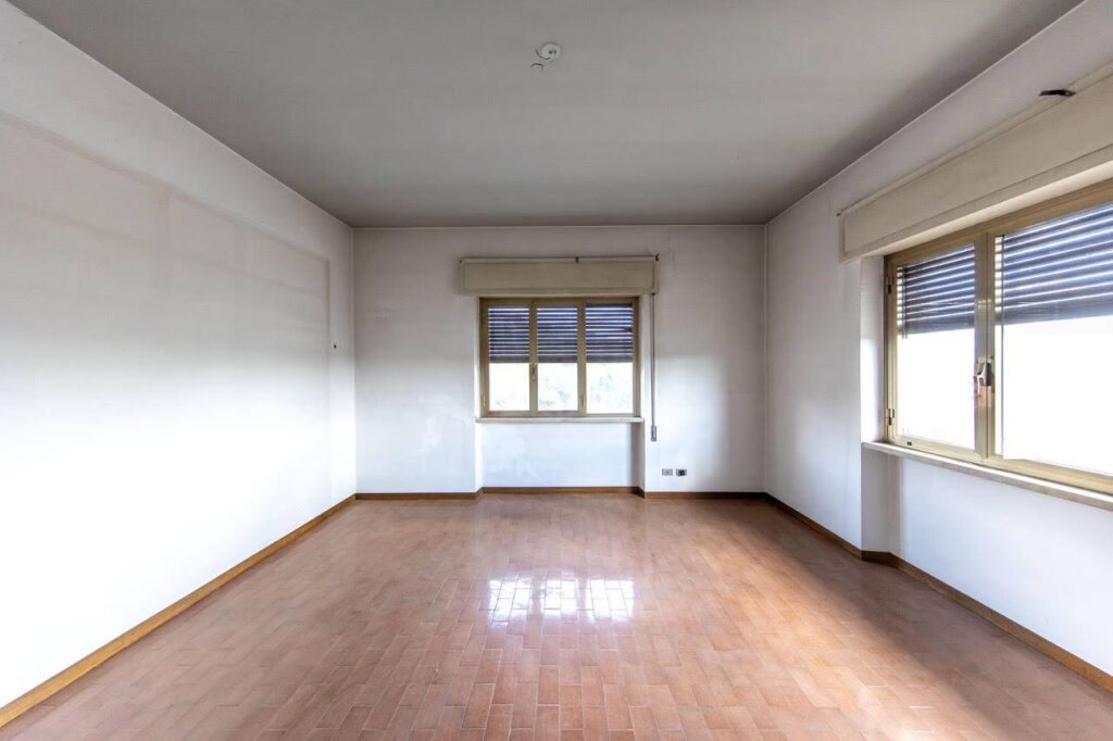 817-Appartamento in villa con giardino privato-Pescia-16 Agenzia Immobiliare ASIP