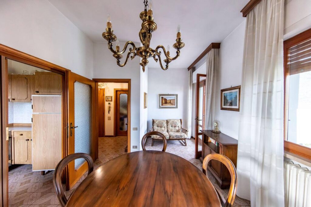 727-Appartamento in villa con giardino privato-Pescia-2 Agenzia Immobiliare ASIP