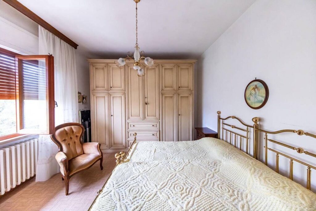 727-Appartamento in villa con giardino privato-Pescia-9 Agenzia Immobiliare ASIP