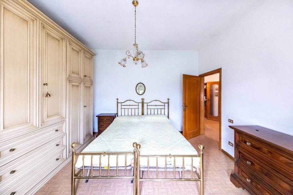 727-Appartamento in villa con giardino privato-Pescia-8 Agenzia Immobiliare ASIP