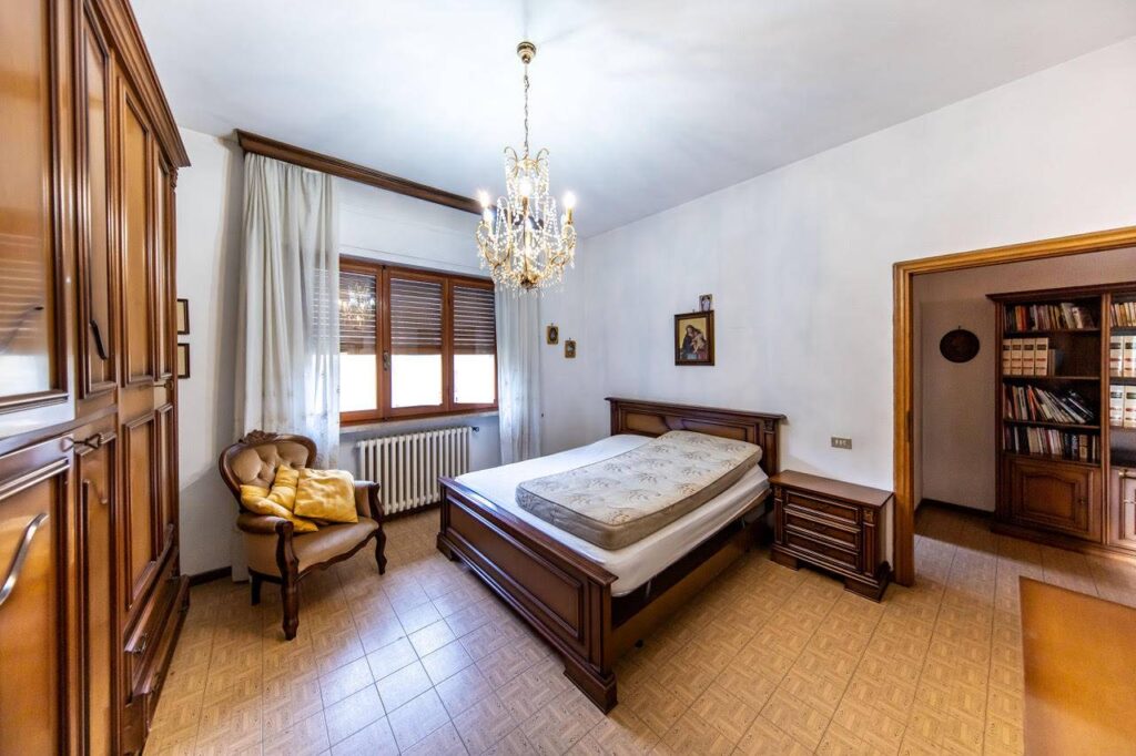 727-Appartamento in villa con giardino privato-Pescia-7 Agenzia Immobiliare ASIP