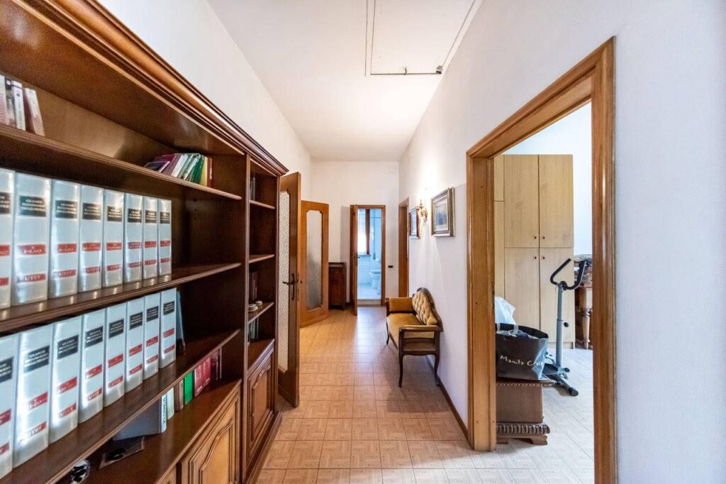 727-Appartamento in villa con giardino privato-Pescia-3 Agenzia Immobiliare ASIP