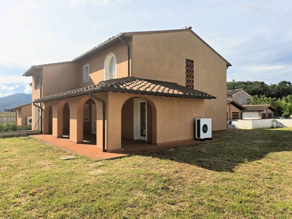 1198-Porzione terratetto di villa  bifamiliare di nuova costruzione-Calcinaia-1 Agenzia Immobiliare ASIP