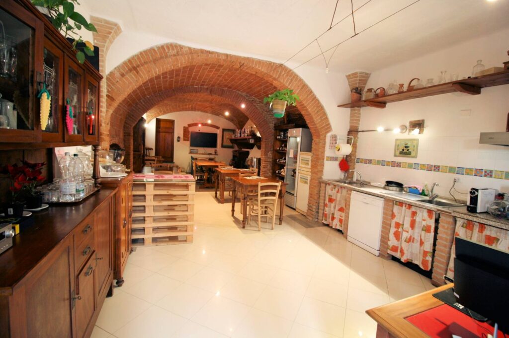 1586-Agriturismo di ampia superficie con terreno piscina vicino al mare-Rosignano Marittimo-11 Agenzia Immobiliare ASIP