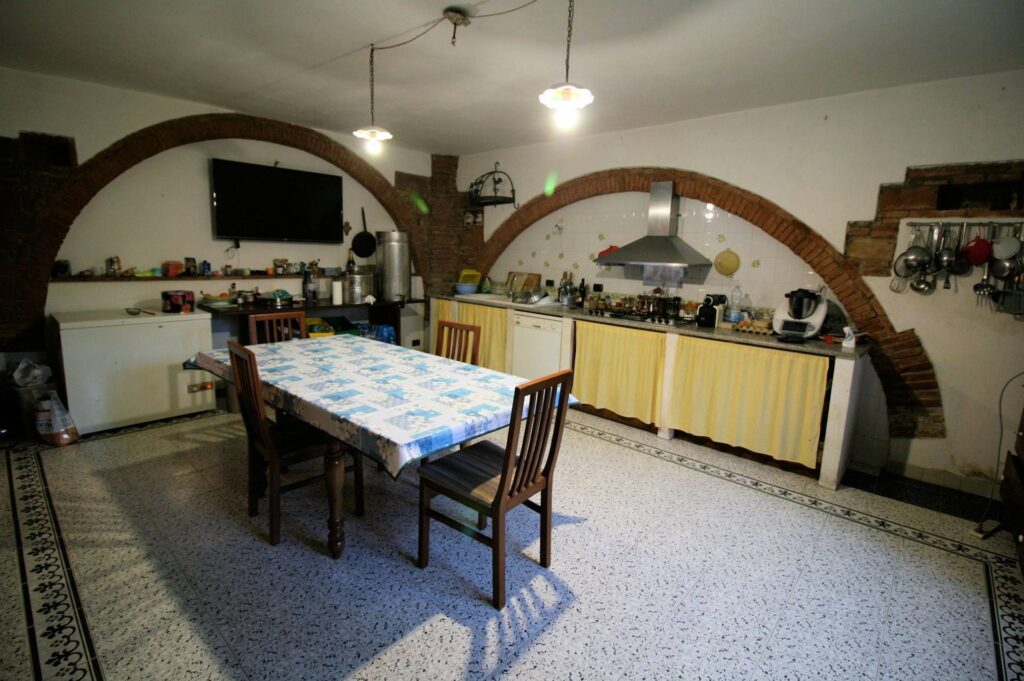 1586-Agriturismo di ampia superficie con terreno piscina vicino al mare-Rosignano Marittimo-34 Agenzia Immobiliare ASIP