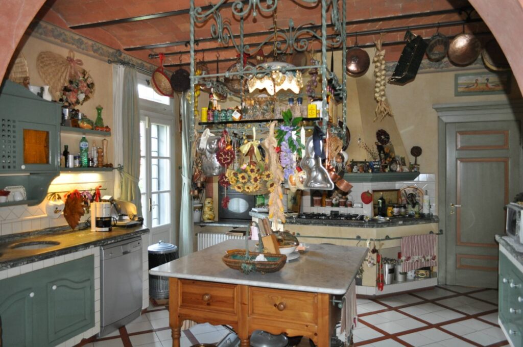 1587-Villa storica di grandi dimensioni con parco e piscina-Pontedera-24 Agenzia Immobiliare ASIP