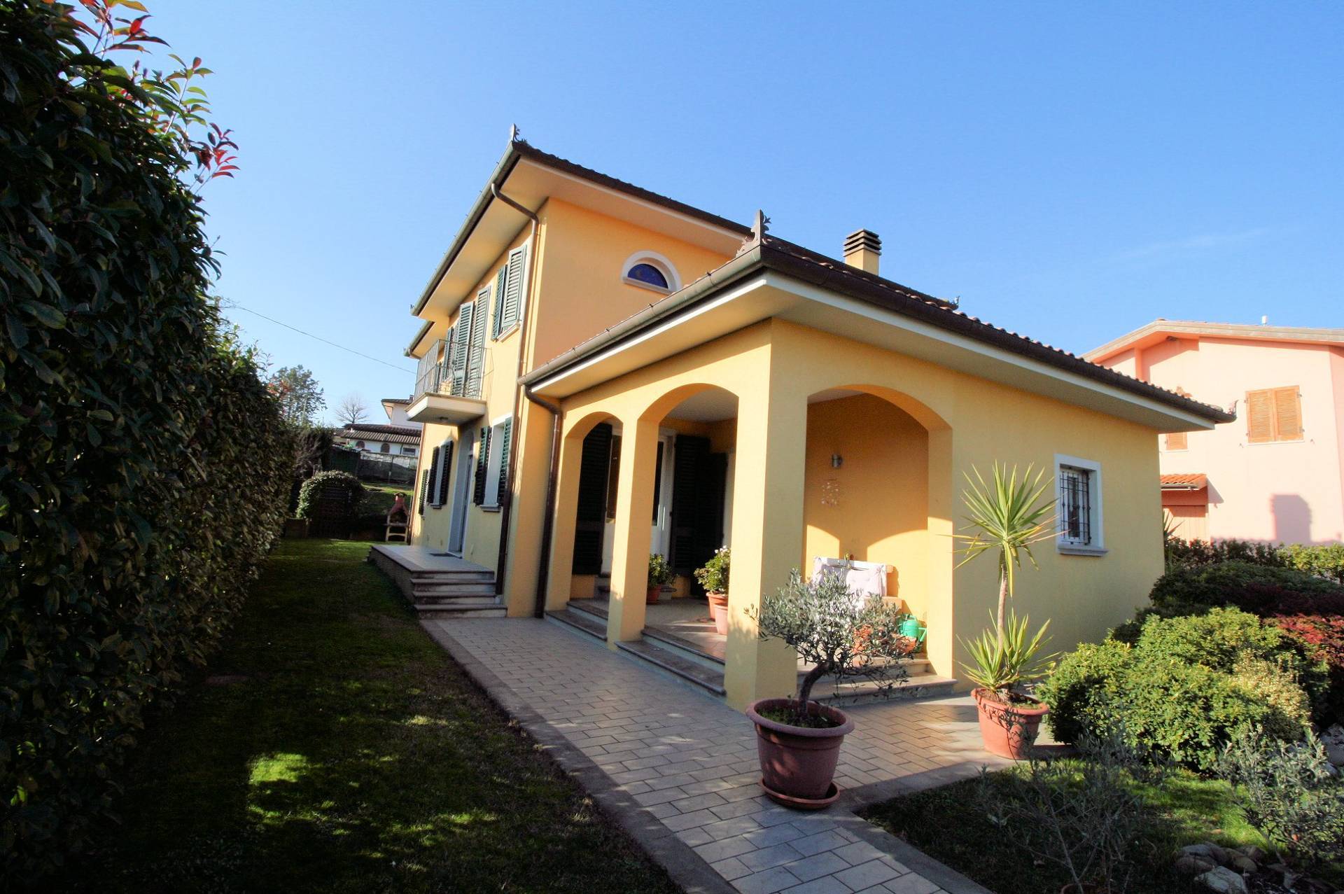 1589-Villetta singola con giardino-Montecarlo-1 Agenzia Immobiliare ASIP