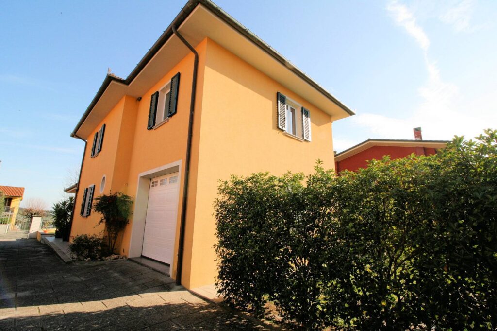 1589-Villetta singola con giardino-Montecarlo-4 Agenzia Immobiliare ASIP