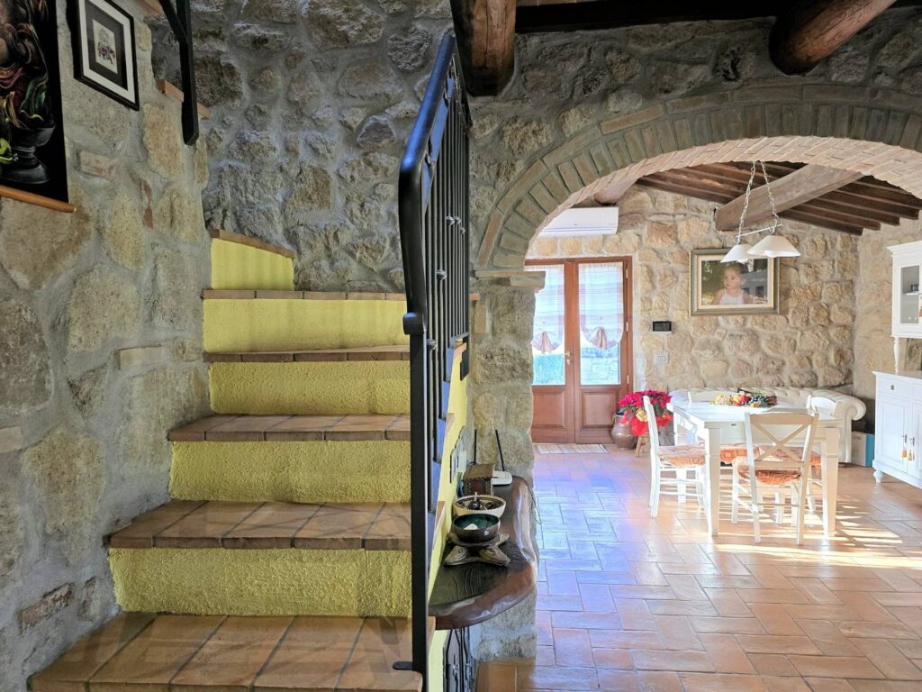 1591-Casale con ampio giardino e vista panoramica-Roccastrada-24 Agenzia Immobiliare ASIP