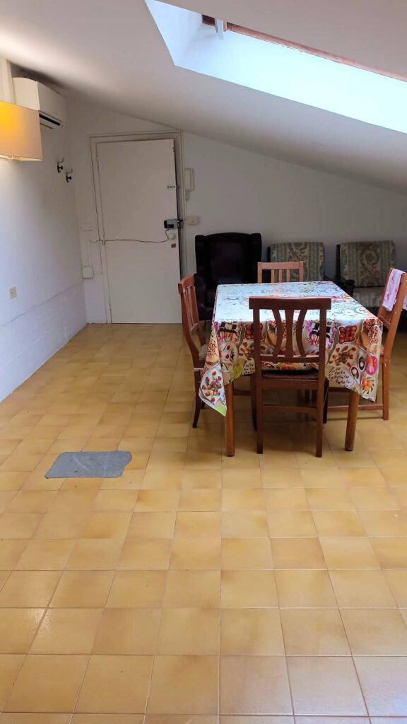 1599-Appartamento con mansarda in zona centrale-Montale-6 Agenzia Immobiliare ASIP