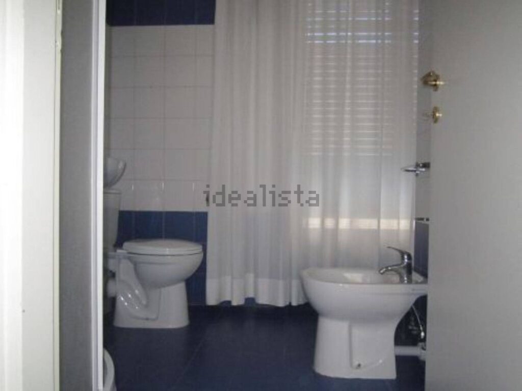 1601-Appartamento al piano terzo con ascensore e cantina in zona centrale-Pistoia-12 Agenzia Immobiliare ASIP