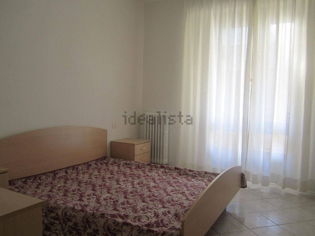 1601-Appartamento al piano terzo con ascensore e cantina in zona centrale-Pistoia-3 Agenzia Immobiliare ASIP