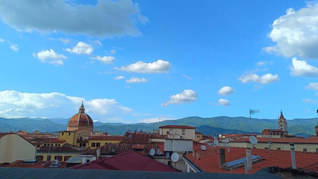 1601-Appartamento al piano terzo con ascensore e cantina in zona centrale-Pistoia-5 Agenzia Immobiliare ASIP