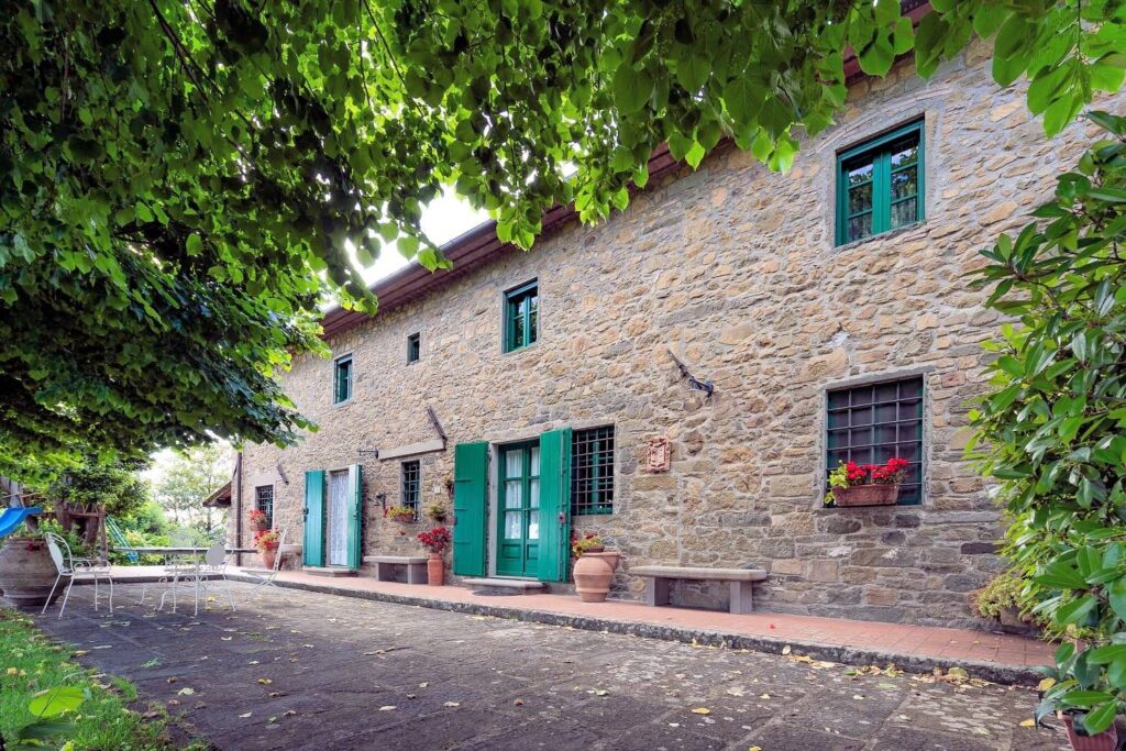 1582-Villa in stile rustico Toscano con parco e suggestiva vista panoramica-Montecatini-Terme-3 Agenzia Immobiliare ASIP