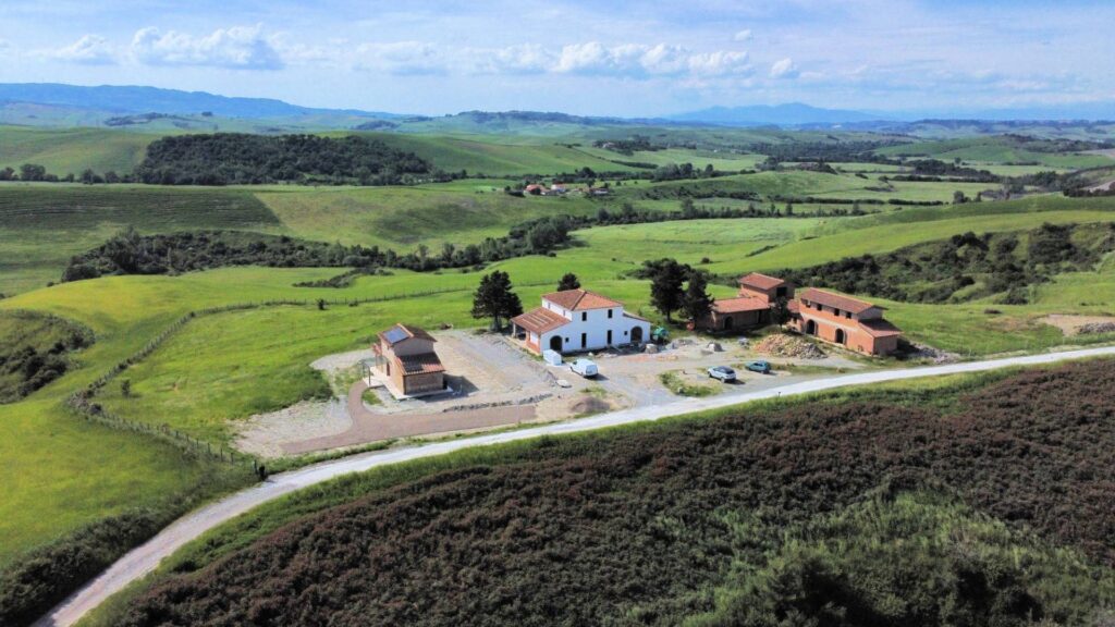 1608-Porzione terratetto di villa bifamiliare con giardino privato e piscina condominiale-Lajatico-2 Agenzia Immobiliare ASIP