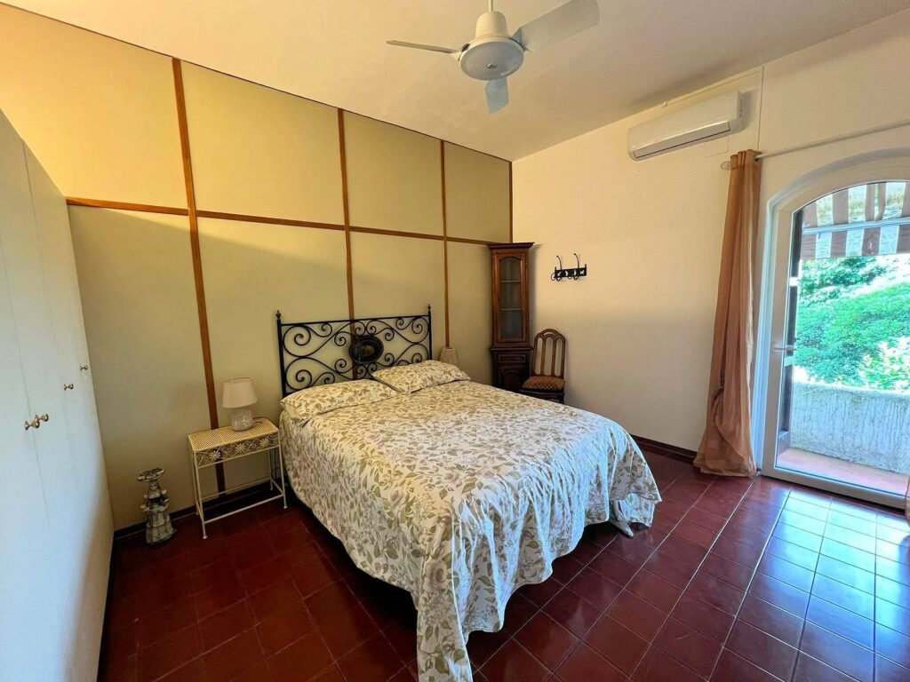 1611-Porzione di villa al piano primo con ampia terrazza-Camaiore-13 Agenzia Immobiliare ASIP